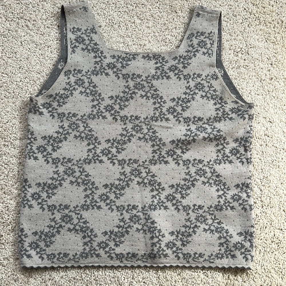 Oleanna sweater, tank top size medium